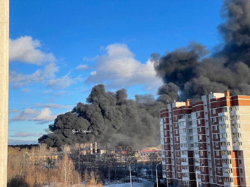 Пожар в цехе полистирола в Екатеринбурге