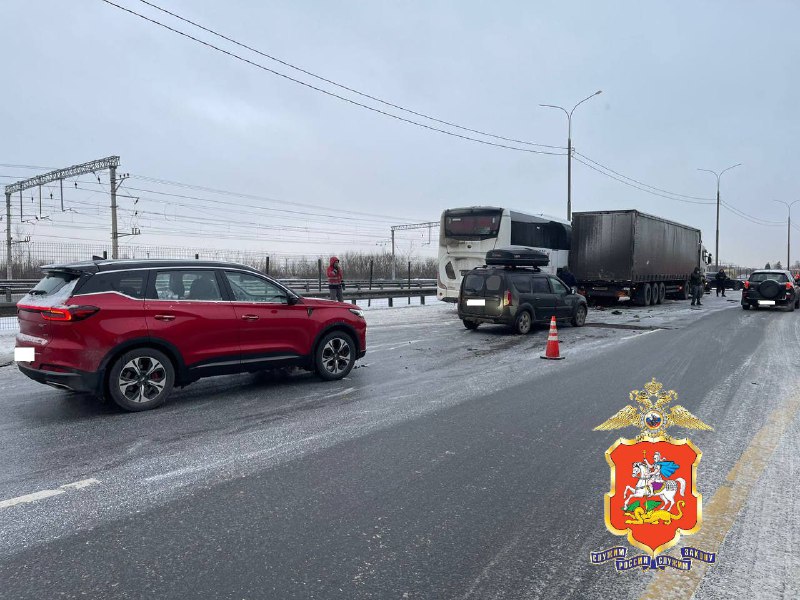 Массовое ДТП на трассе М-4: движение временно остановлено