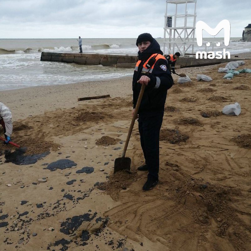 Загрязнение мазутом в элитной вилле Алсу на побережье Крыма